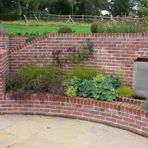 curved retaining walls